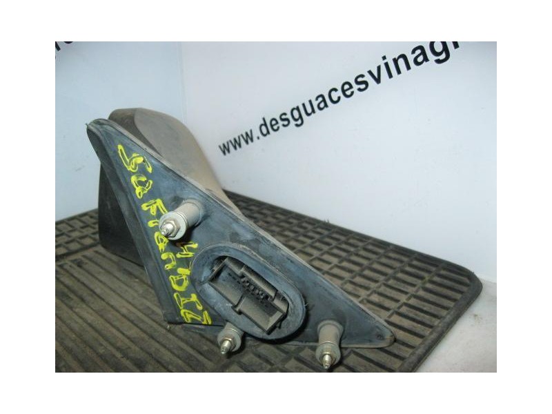 Recambio de retrovisor izq renault safrane 21 gtd 21 td 1992 para renault safrane 2.1 dt referencia OEM IAM GRIS  