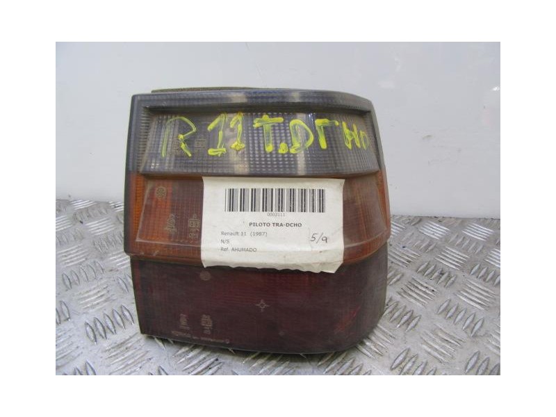 Recambio de piloto trasero derecho para renault 11 1.4 g referencia OEM IAM AHUMADO  