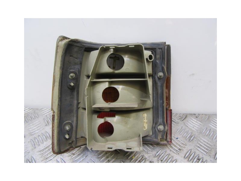 Recambio de piloto trasero derecho para renault 11 1.4 g referencia OEM IAM AHUMADO  