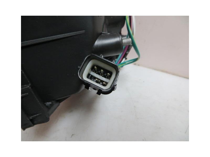 Recambio de piloto trasero izquierdo para mitsubishi l 200 (k60t) 2.5 diesel referencia OEM IAM BLANCOYROJO  