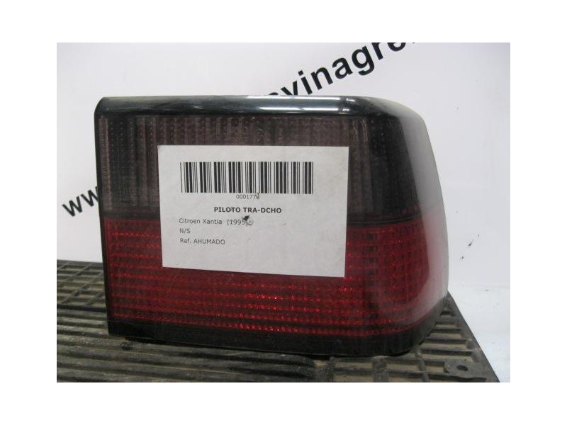 Recambio de piloto trasero derecho para citroen xantia 1.9 td referencia OEM IAM AHUMADO  