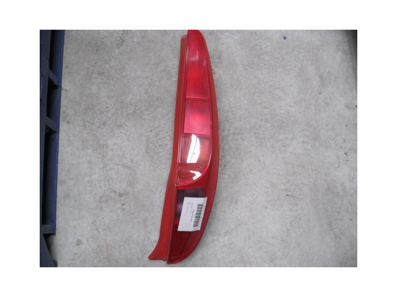 Recambio de piloto trasero derecho para fiat punto 1.2 g referencia OEM IAM   