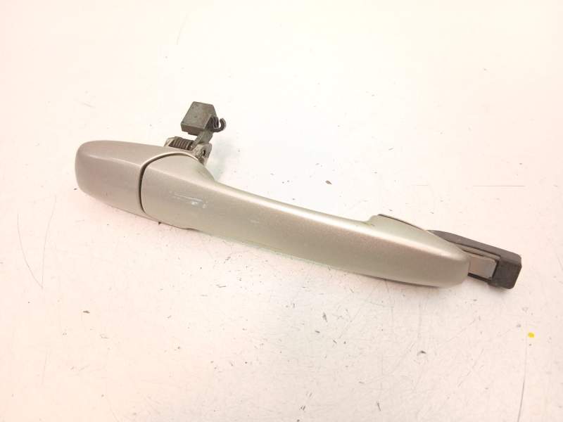 Recambio de manilla delantera derecha para mazda 3 (bk) 1.6 di turbo referencia OEM IAM GJ6A58410D28  