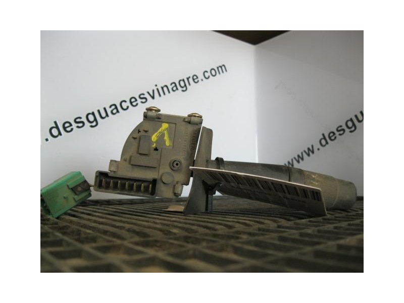 Recambio de mando luces y limpias peugeot 205 d 1996 para peugeot 205 1.8 d ( pt-c ) referencia OEM IAM LIMPIA-CON-LIMPIA-TRASER