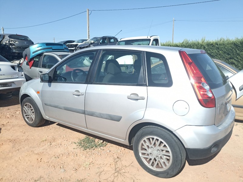 ford fiesta (cbk) del año 2004