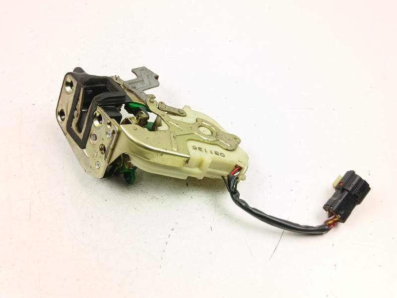 Recambio de cerradura puerta delantera izquierda para kia sorento i (jc) 2.5 crdi referencia OEM IAM 813103E010  
