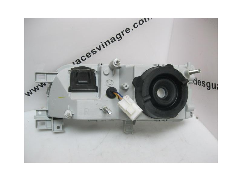 Recambio de faro derecho para nissan primera 1.6 g referencia OEM IAM NUEVO  