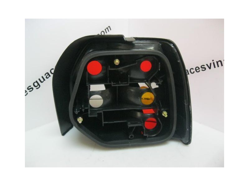 Recambio de piloto trasero izquierdo para renault 19 1.9 d ( f8q ) referencia OEM IAM NUEVO  