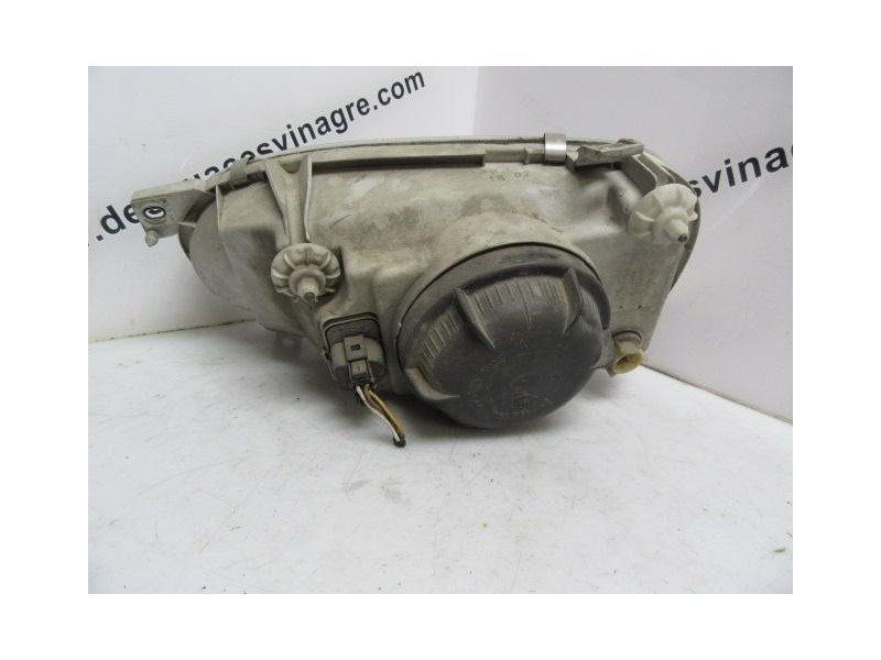 Recambio de faro derecho para volkswagen golf 1.6 g golf iii referencia OEM IAM   