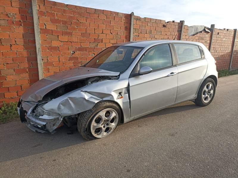 alfa romeo 147 (937_) del año 2001