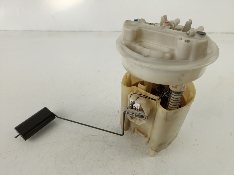 Recambio de bomba combustible aforador para volvo s40 berlina 1.6 cat referencia OEM IAM 30613799 09751409905 