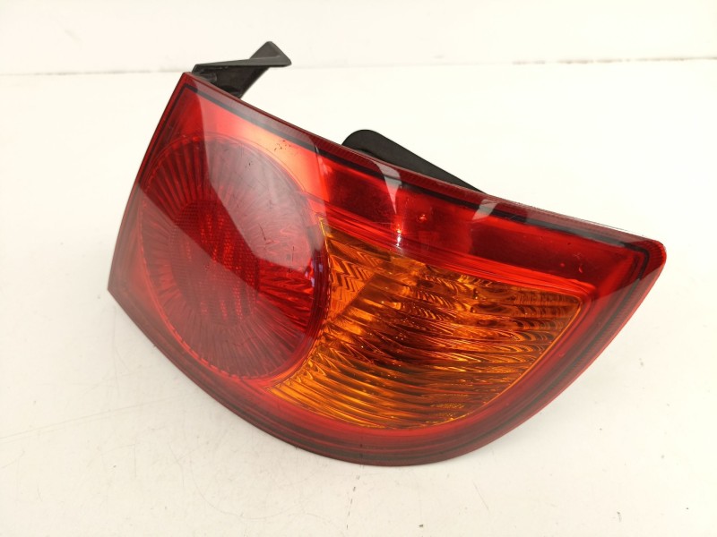 Recambio de piloto trasero derecho para hyundai elantra 1.6 g (107,41cv 1.6 g 5p referencia OEM IAM 924022D210  