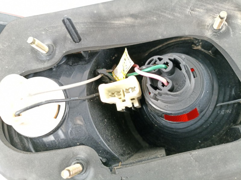 Recambio de piloto trasero derecho para hyundai elantra 1.6 g (107,41cv 1.6 g 5p referencia OEM IAM 924022D210  