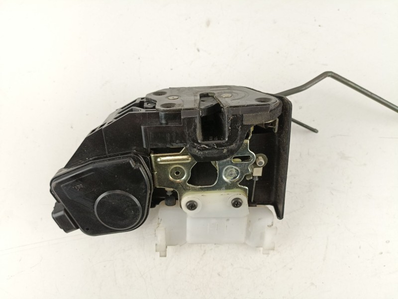 Recambio de cerradura puerta delantera izquierda para hyundai elantra 1.6 g referencia OEM IAM 813102D000  