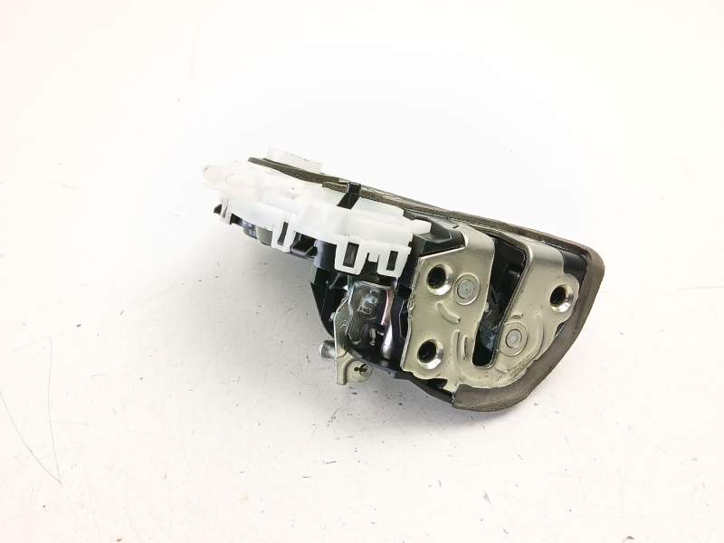 Recambio de cerradura puerta trasera derecha para toyota yaris (_p13_) 1.5 hybrid (nhp130_) referencia OEM IAM 690500D310  