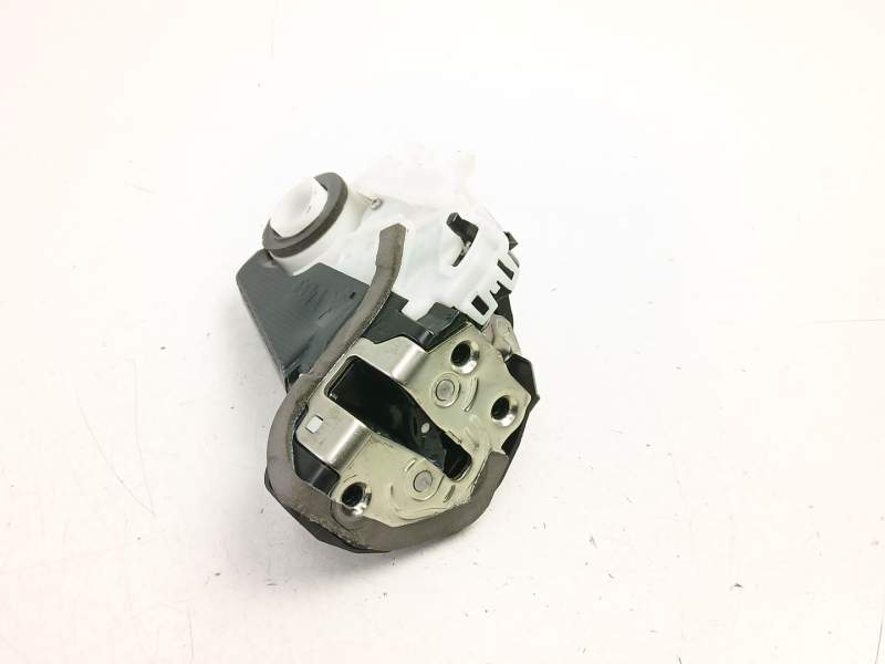 Recambio de cerradura puerta trasera izquierda para toyota yaris (_p13_) 1.5 hybrid (nhp130_) referencia OEM IAM 690600D310  
