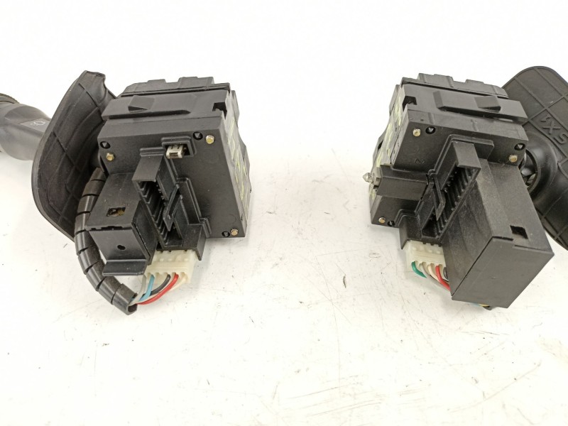 Recambio de mando luces y limpias para lancia dedra berl. 1.8 cat referencia OEM IAM 710375080  