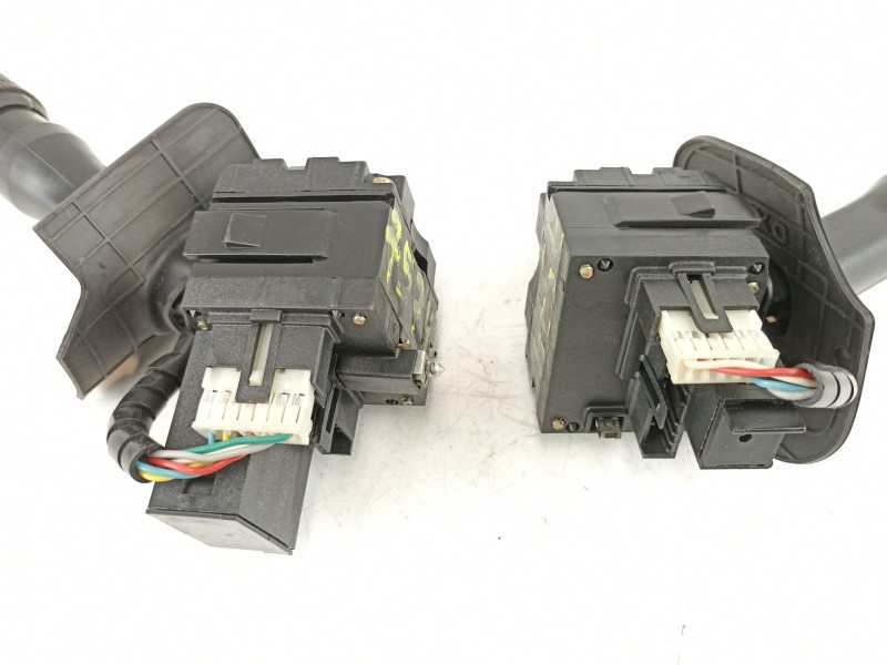 Recambio de mando luces y limpias para lancia dedra berl. 1.8 cat referencia OEM IAM 710375080  