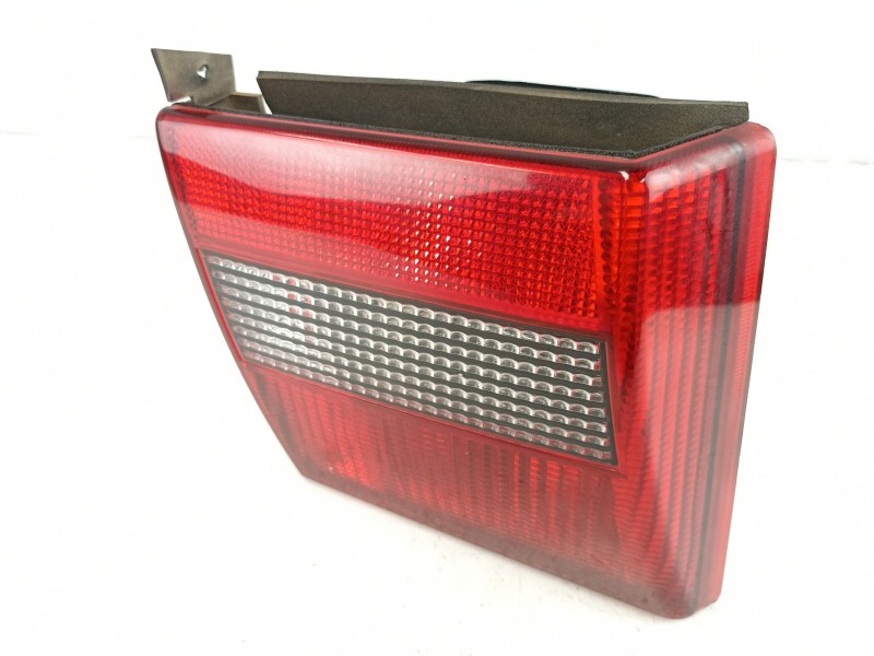 Recambio de piloto porton izquierdo para lancia dedra berl. 1.8 cat referencia OEM IAM 7788063 36610774 