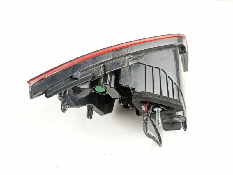 Recambio de piloto porton derecho para peugeot 308 1.2 g style referencia OEM IAM 9677818280  