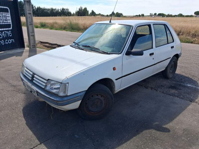 Recambio de carroceria para peugeot 205 1.8 referencia OEM IAM   