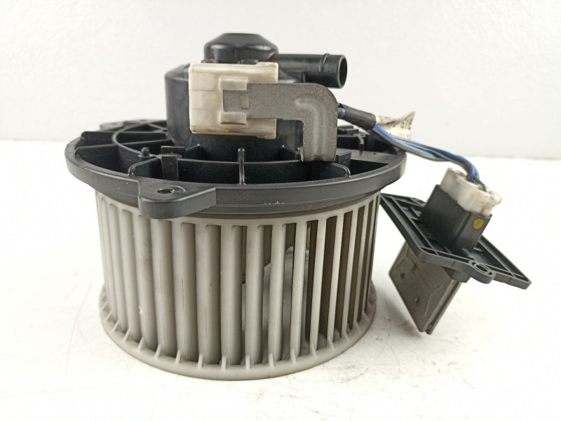 Recambio de motor calefaccion para mazda 323 berlina c/f/s (ba) 1.8 cat referencia OEM IAM BG1P61B10 HB111BE5M 8940000060