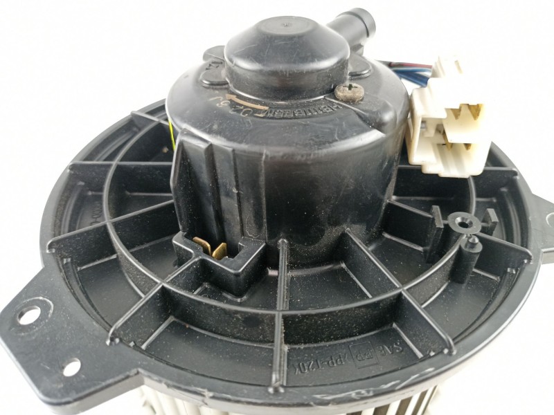 Recambio de motor calefaccion para mazda 323 berlina c/f/s (ba) 1.8 cat referencia OEM IAM BG1P61B10 HB111BE5M 8940000060
