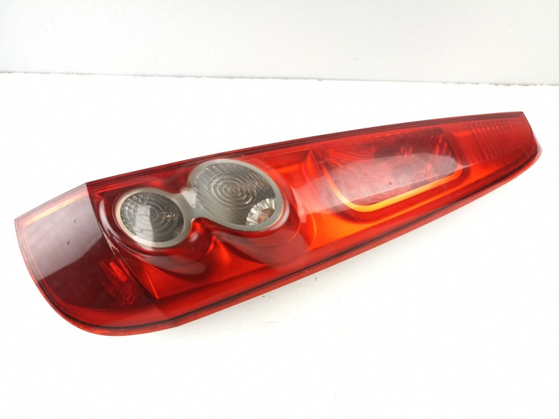 Recambio de piloto trasero derecho para ford fiesta (cbk) futura referencia OEM IAM 1437625  