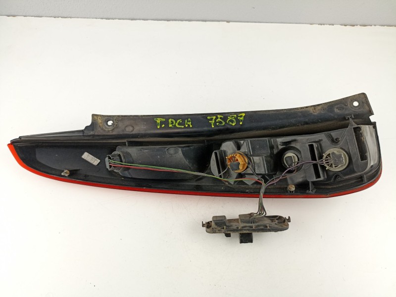 Recambio de piloto trasero derecho para ford fiesta (cbk) futura referencia OEM IAM 1437625  