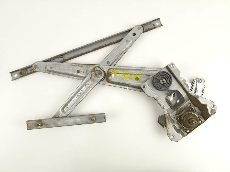 Recambio de elevalunas trasero derecho para nissan serena (c23m) 2.3 invitation d referencia OEM IAM 827200C301  