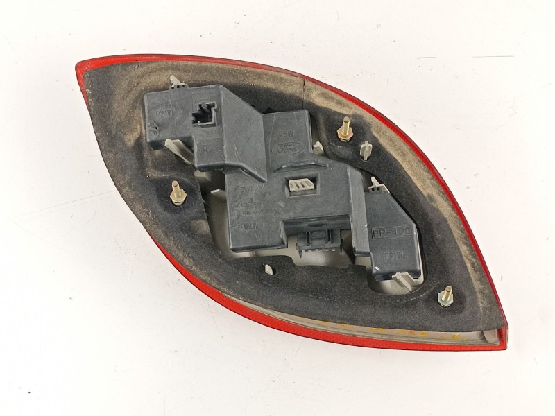 Recambio de piloto trasero derecho para ford ka 1.3 g/j4d referencia OEM IAM 1105789 97KG13N004AA 