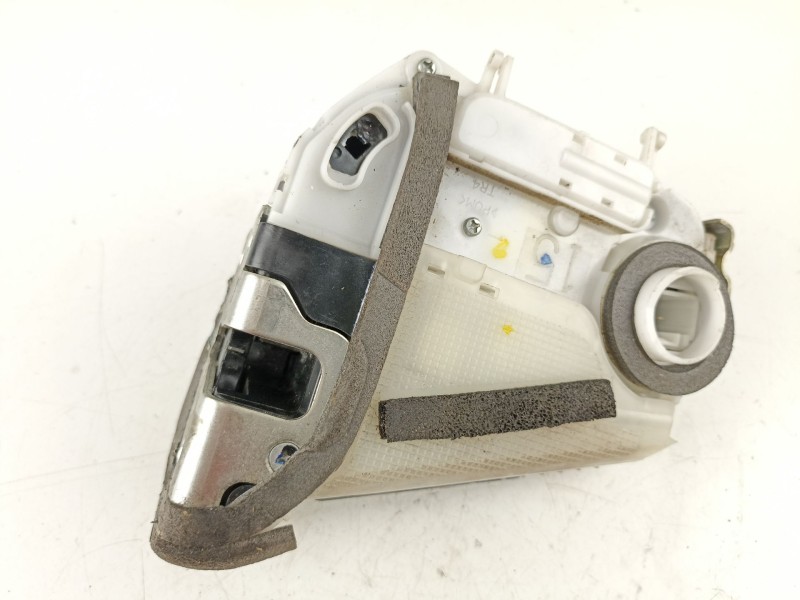 Recambio de cerradura puerta trasera derecha para toyota prius zvw30 prius advance referencia OEM IAM 6905047070  
