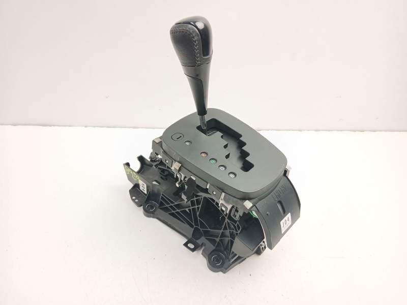 Recambio de palanca cambio automatico para toyota yaris (_p13_) 1.5 hybrid (nhp130_) referencia OEM IAM 3356052620  