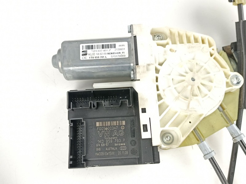 Recambio de elevalunas delantero izquierdo para seat leon (1p1) reference referencia OEM IAM 1P0837461A 1P0837401J 