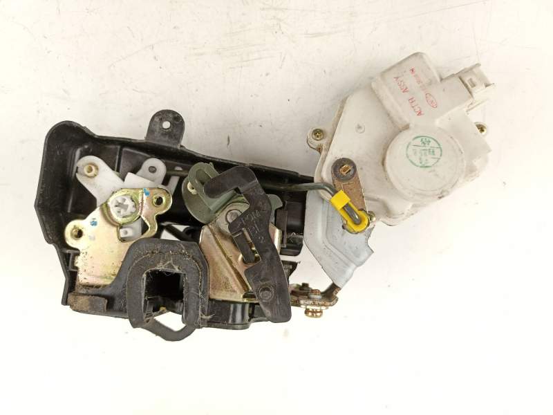 Recambio de cerradura puerta trasera izquierda para hyundai elantra iii (xd) 1.6 referencia OEM IAM 814102D001  
