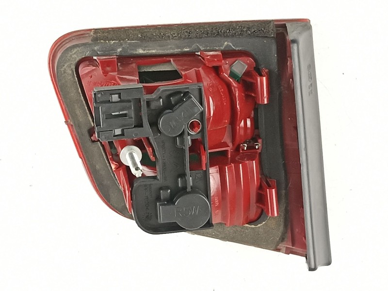 Recambio de piloto porton derecho para citroen c5 berlina business referencia OEM IAM 9687582980  