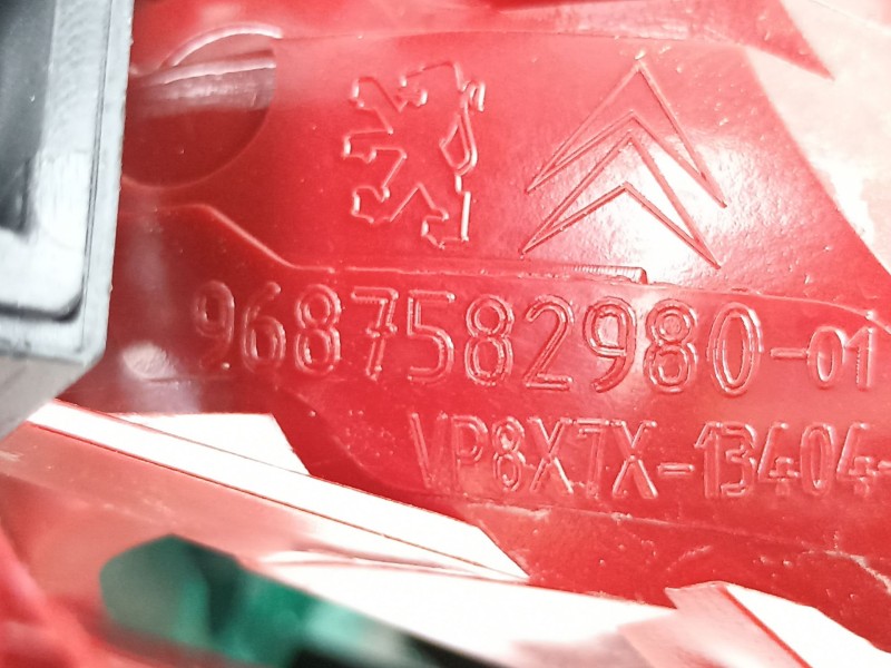 Recambio de piloto porton derecho para citroen c5 berlina business referencia OEM IAM 9687582980  