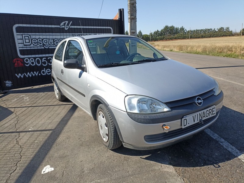 opel corsa c del año 2000