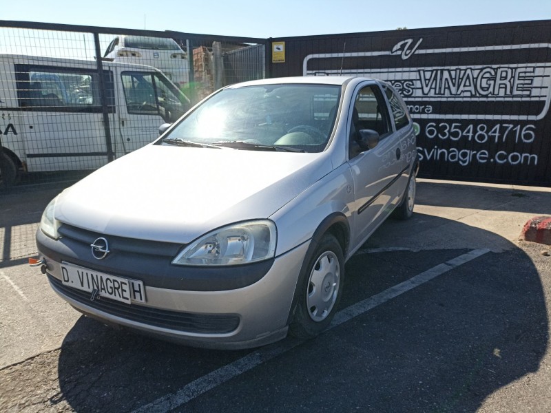 opel corsa c del año 2000