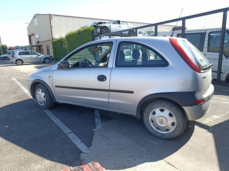 opel corsa c del año 2000