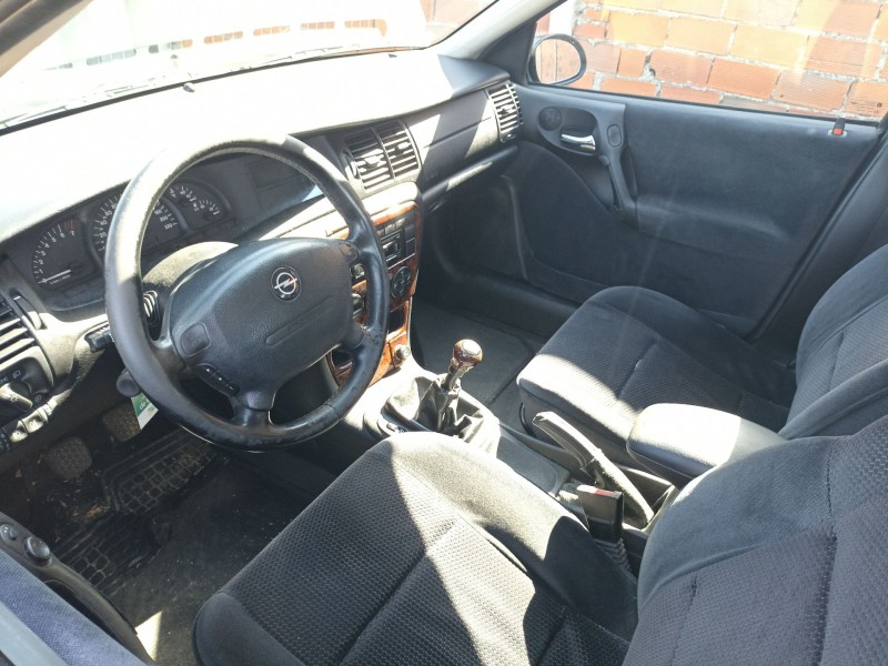 opel vectra b fastback (38_) del año 2000