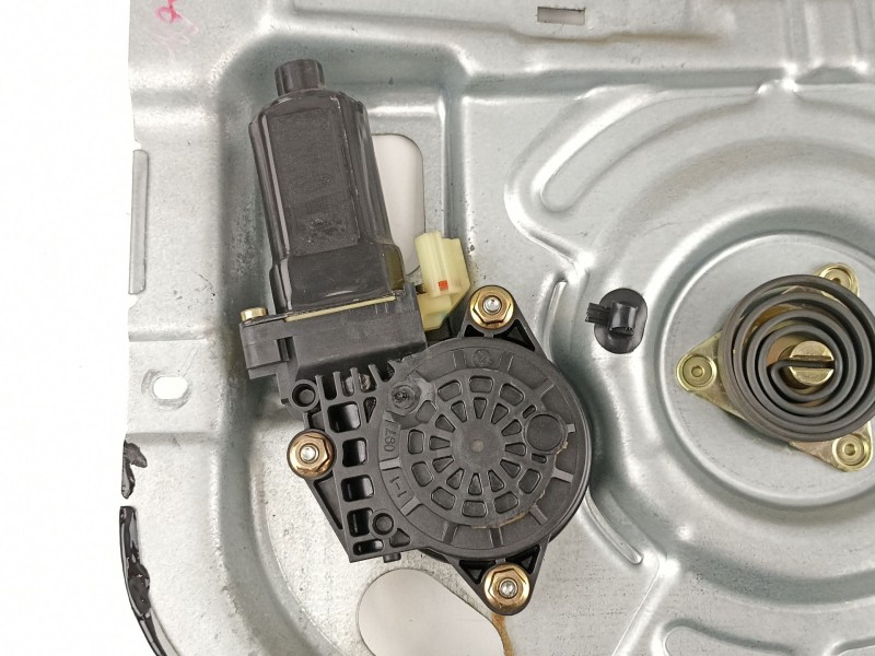 Recambio de elevalunas trasero derecho para hyundai tucson 2.0 crdi referencia OEM IAM 834802E010  