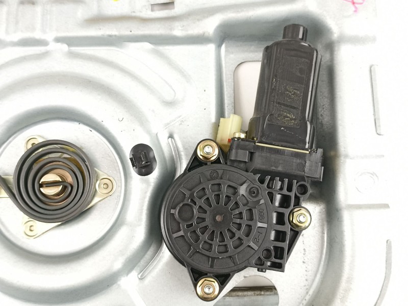 Recambio de elevalunas trasero izquierdo para hyundai tucson 2.0 crdi referencia OEM IAM 834702E010  