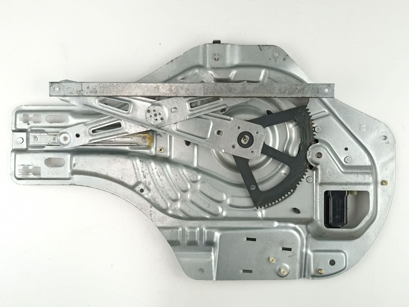 Recambio de elevalunas delantero izquierdo para hyundai tucson 2.0 crdi referencia OEM IAM 824702E010  