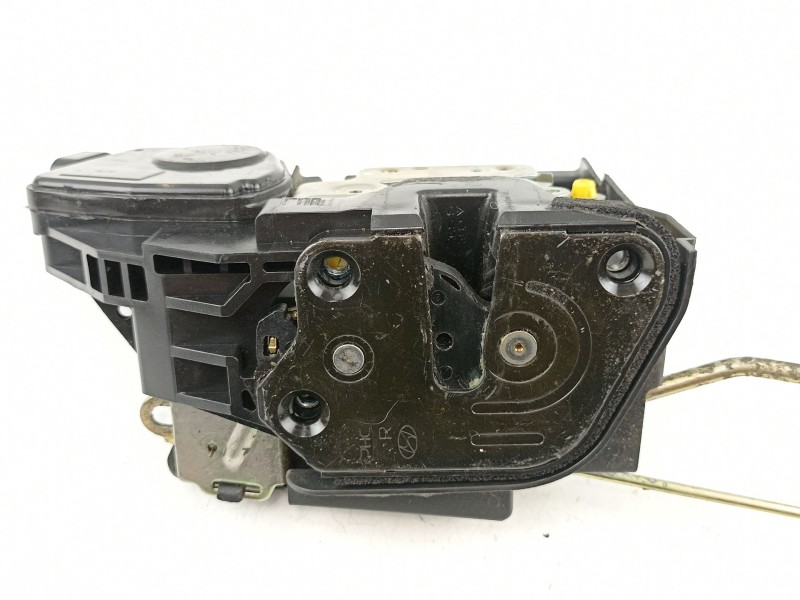 Recambio de cerradura puerta delantera derecha para hyundai tucson 2.0 crdi referencia OEM IAM 813202E010  