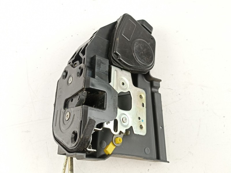 Recambio de cerradura puerta delantera derecha para hyundai tucson 2.0 crdi referencia OEM IAM 813202E010  