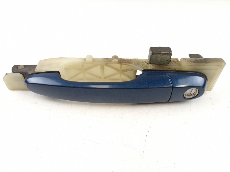 Recambio de manilla delantera izquierda para hyundai tucson 2.0 crdi referencia OEM IAM 826502E000  