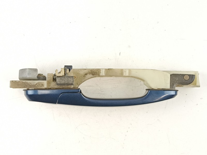 Recambio de manilla delantera derecha para hyundai tucson 2.0 crdi referencia OEM IAM 826602E000  