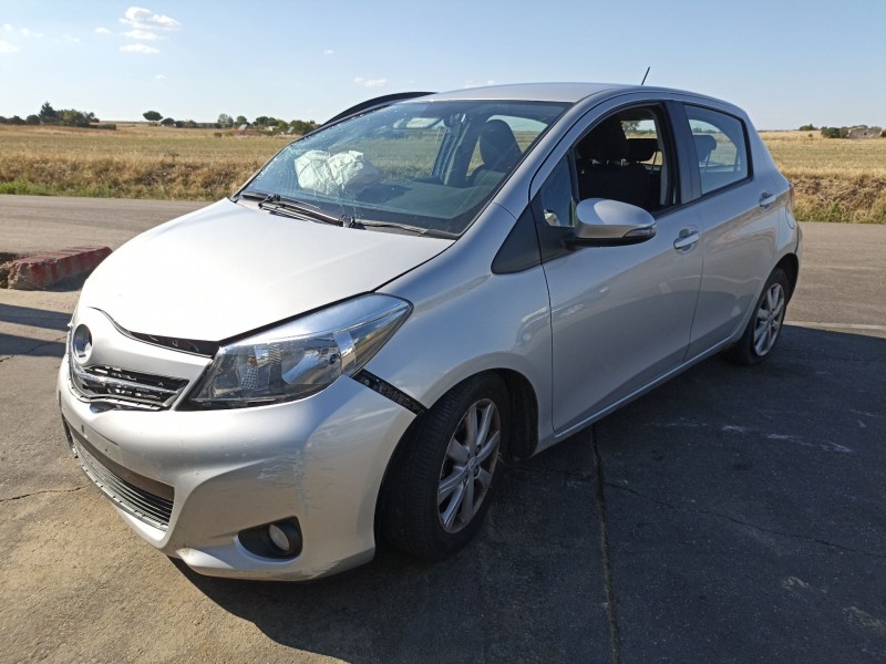 toyota yaris del año 2014