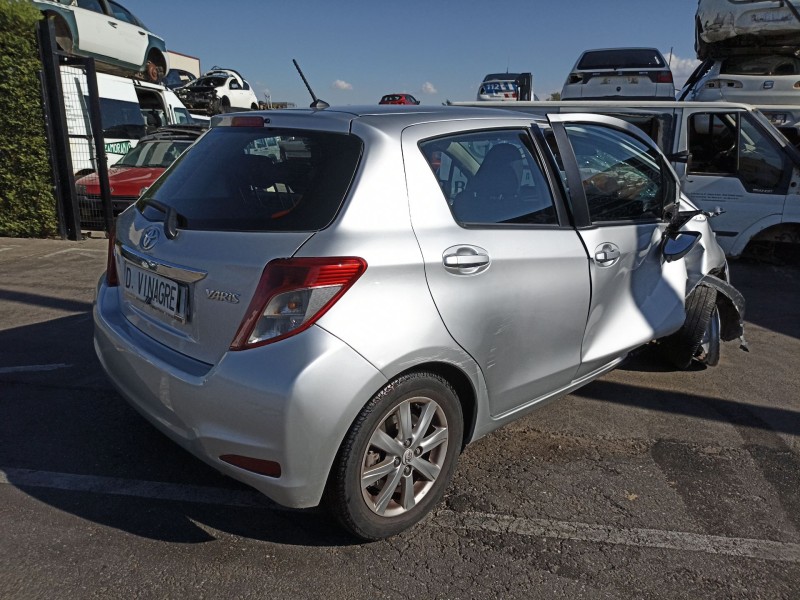 toyota yaris del año 2014